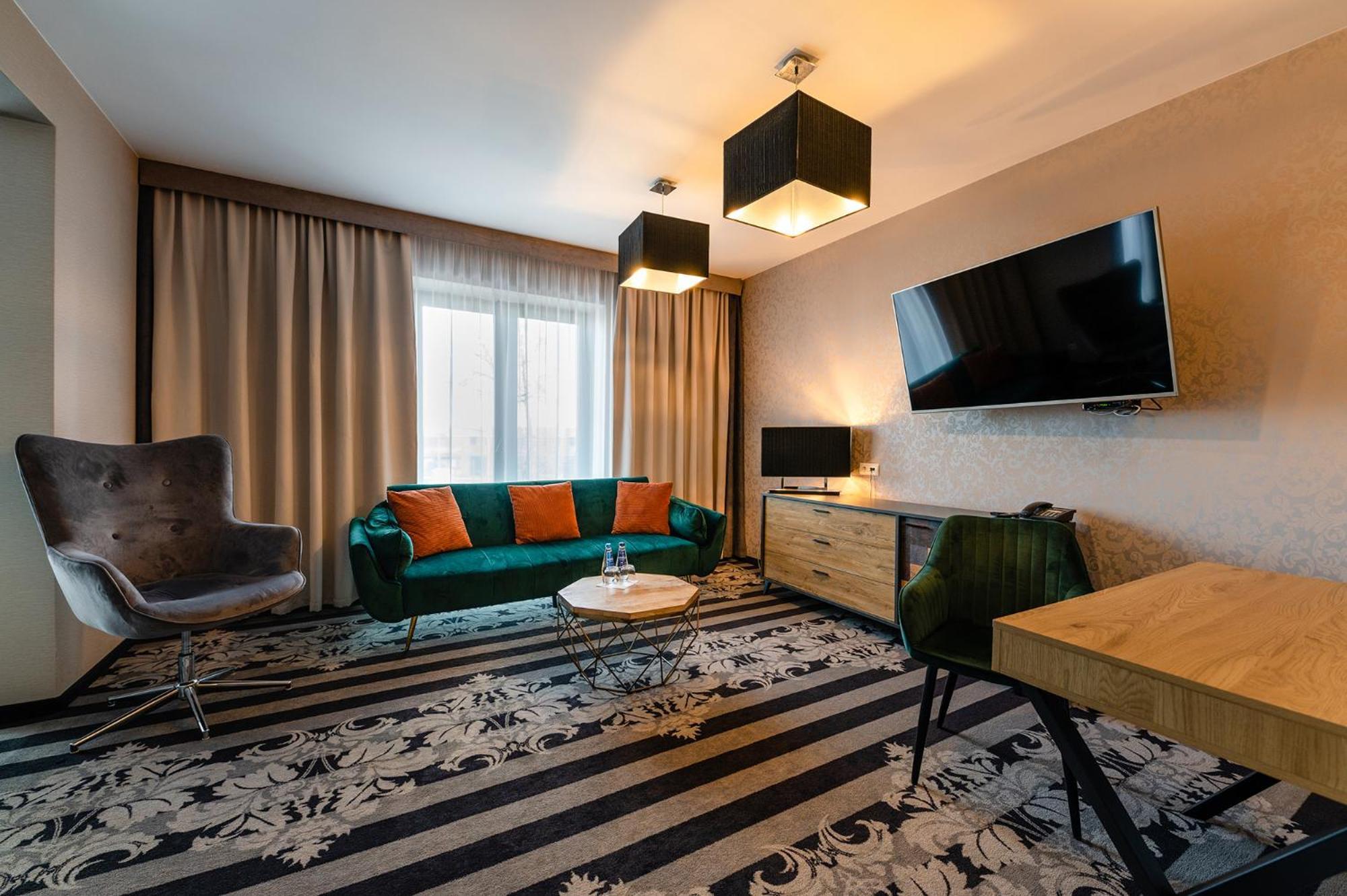 Hotel Alhar Lubliniec Eksteriør billede