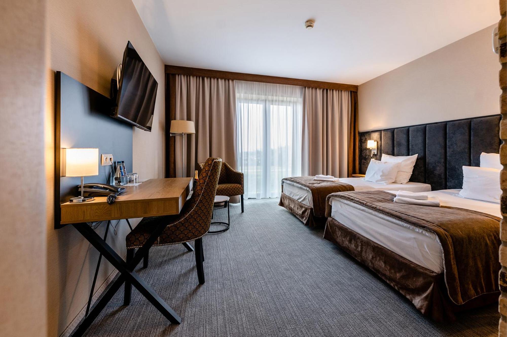 Hotel Alhar Lubliniec Eksteriør billede