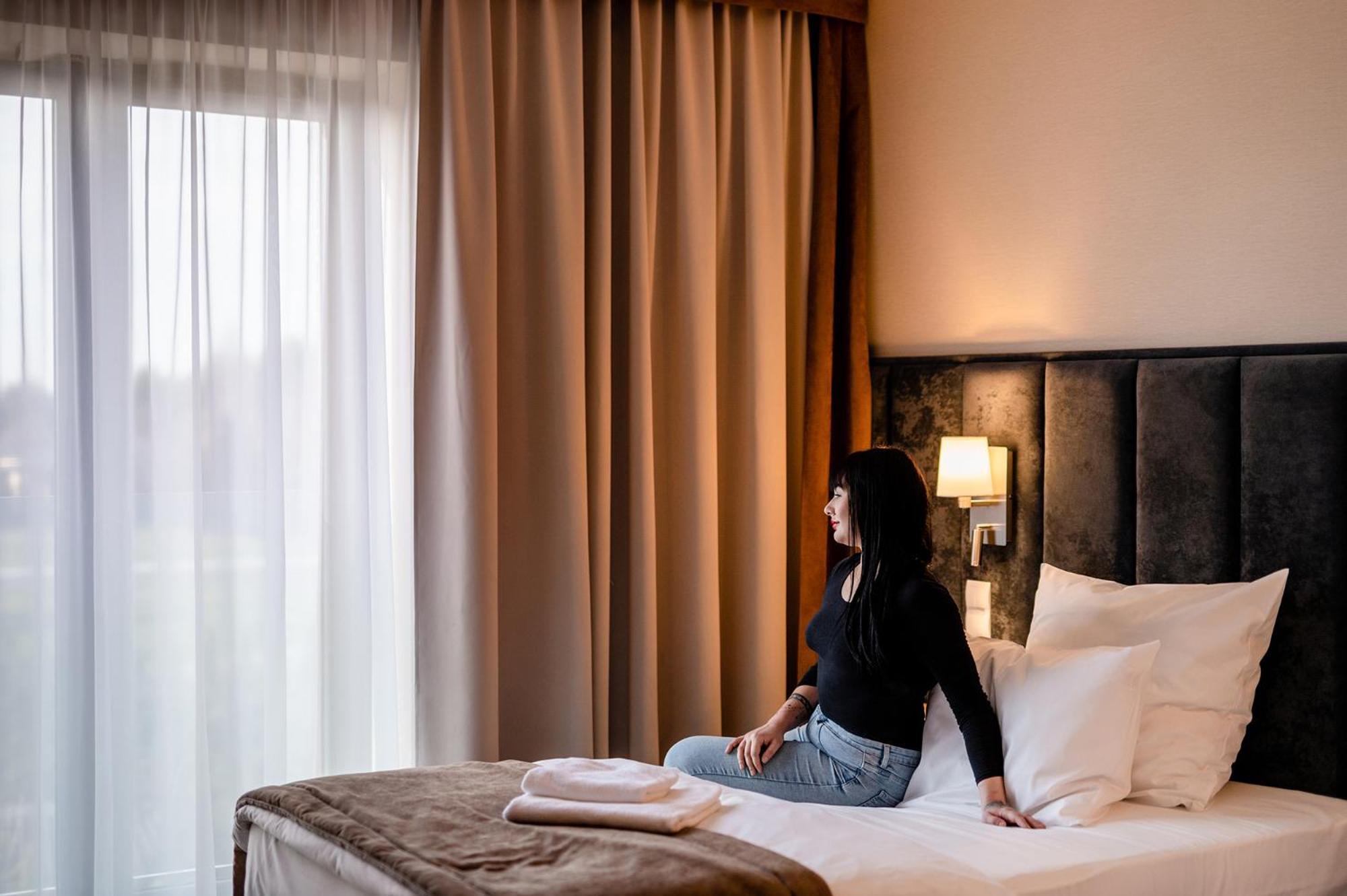 Hotel Alhar Lubliniec Eksteriør billede