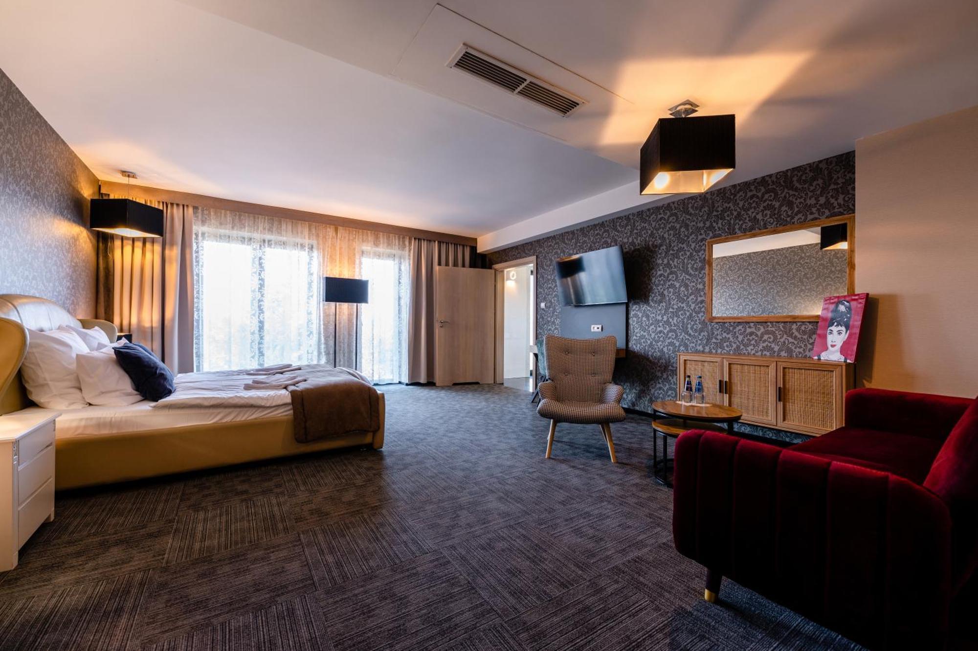Hotel Alhar Lubliniec Eksteriør billede