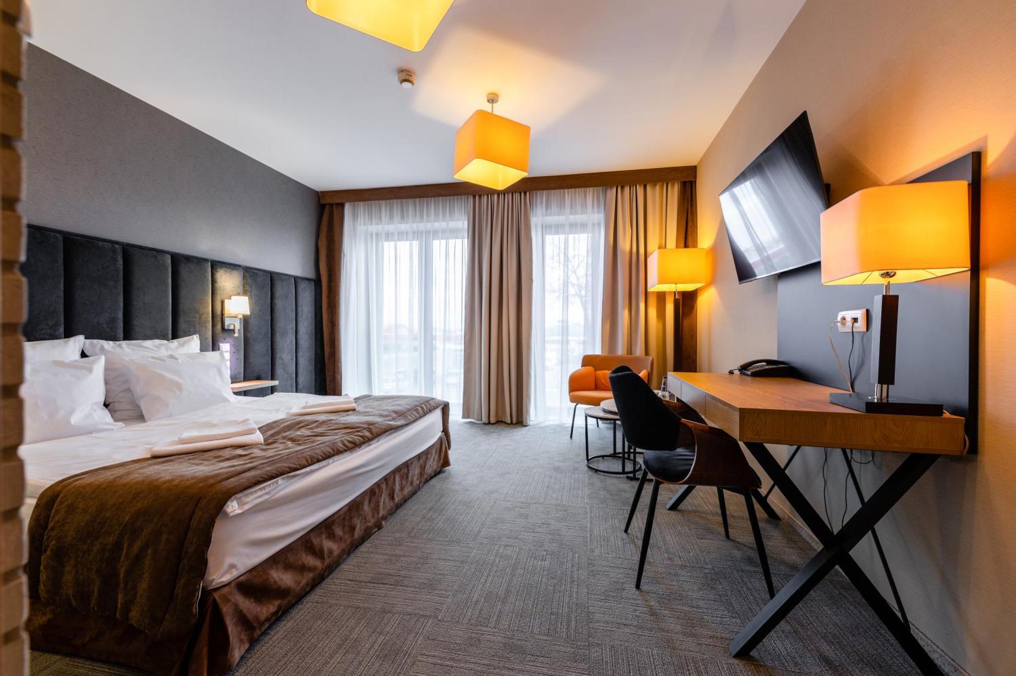 Hotel Alhar Lubliniec Eksteriør billede