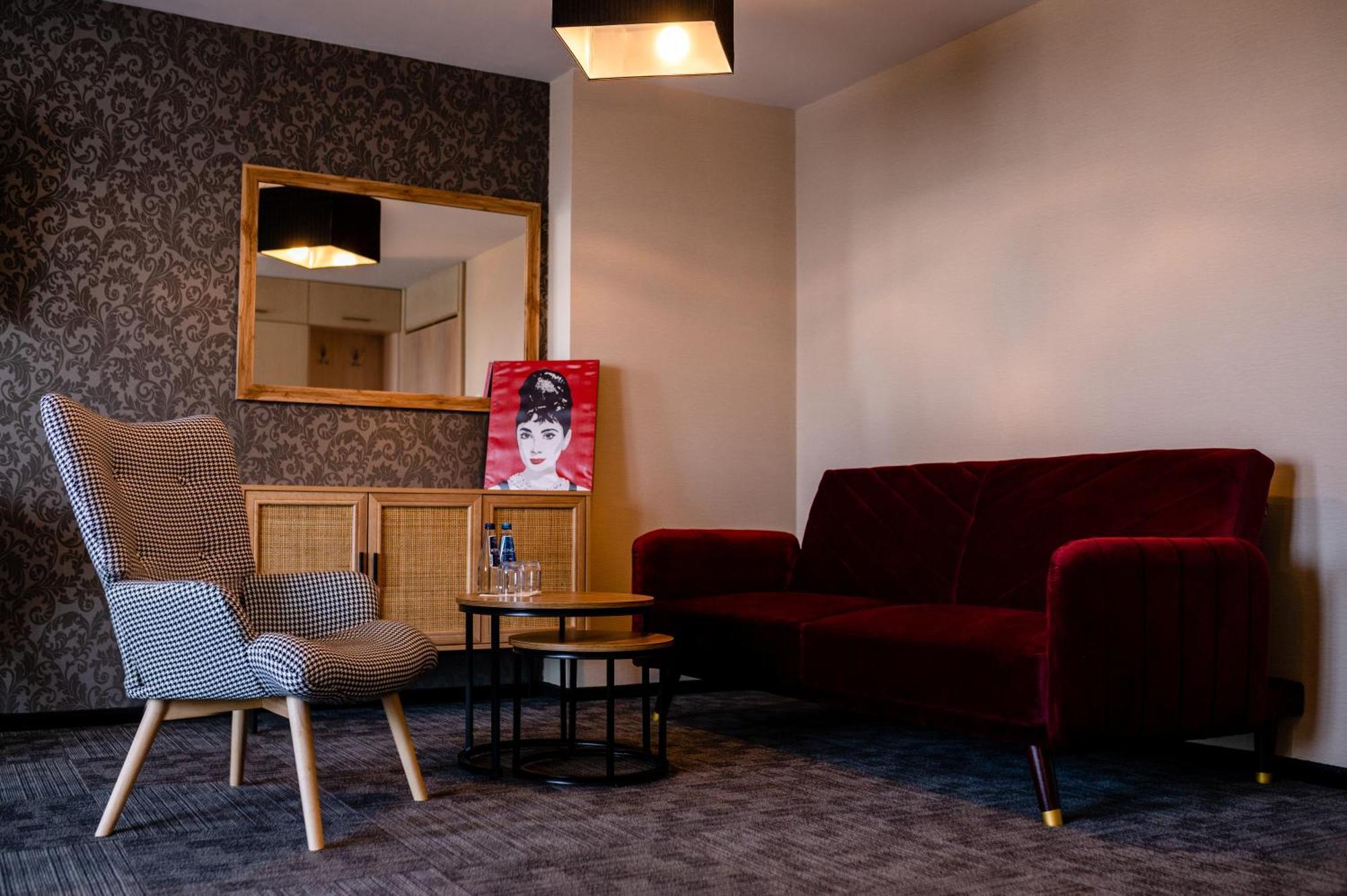 Hotel Alhar Lubliniec Eksteriør billede